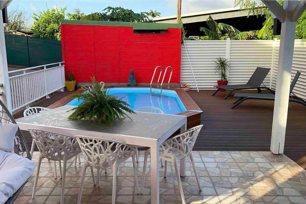 Appartement Charmant A Les Abymes Avec Piscine Privee 60M² 0*,  Guadeloupe