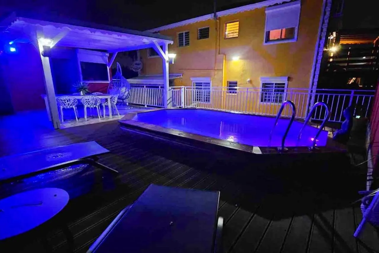 Apartment Appartement Charmant A Les Abymes Avec Piscine Privee 60M²